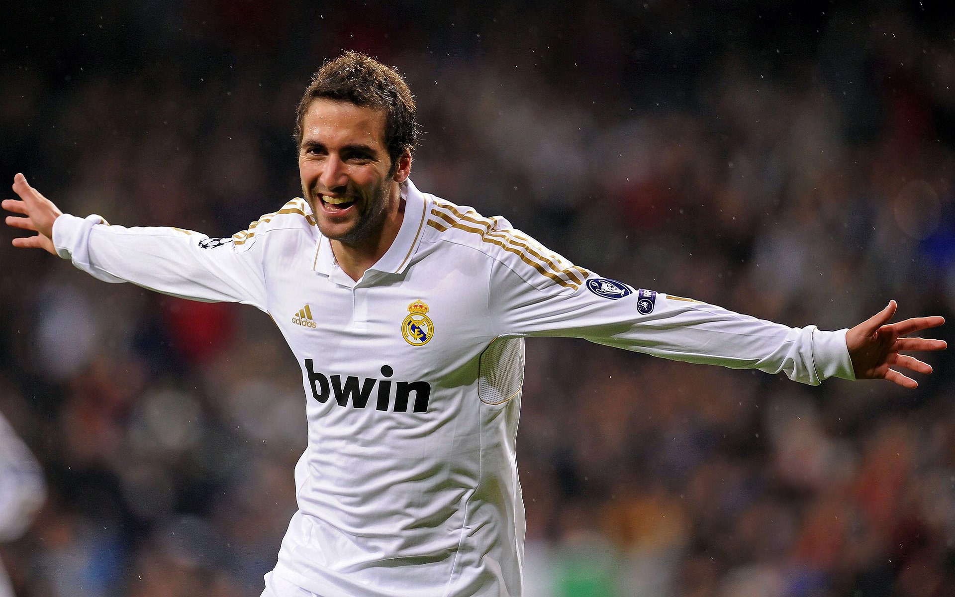 法国混合4×100米自由泳决赛稳步提升，4×200米自由泳决赛